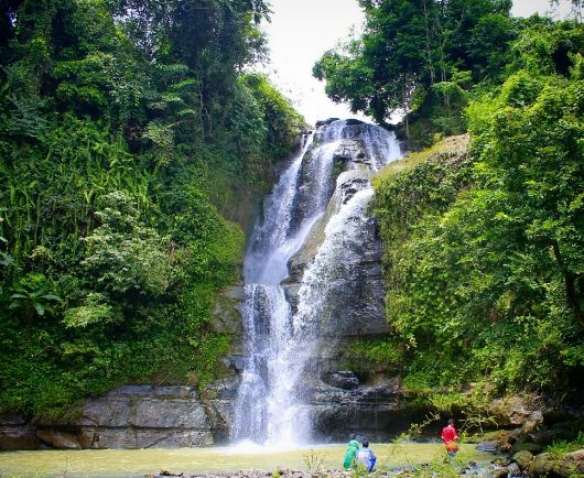 Pagi Cerah di Curug Bandung Indah: Nikmati Alam Tanpa Antrian